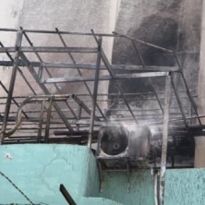 Cháy nhà do bắn tia lửa điện vào điều hòa 