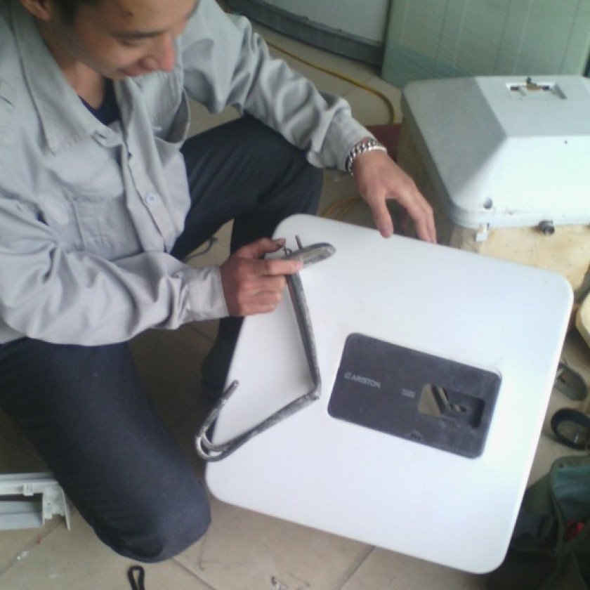 Chống rò điện khi dùng bình nóng lạnh 