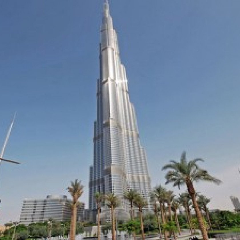 Dọa cắt điều hòa tại tòa nhà cao nhất thế giới