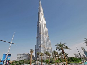 Dọa cắt điều hòa tại tòa nhà cao nhất thế giới